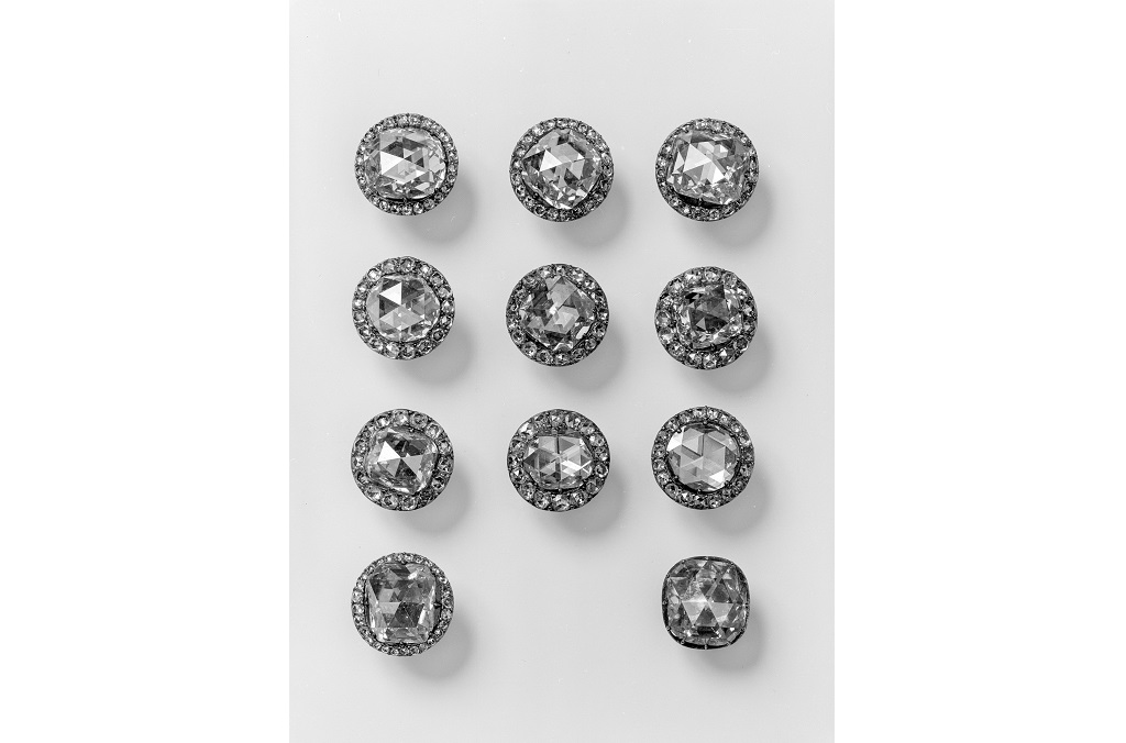 Dresden Green Vault (Grünes Gewölbe) RECHERCHÉ : Huit boutons d’habits en diamants, par Jean-Jacques Pallard.